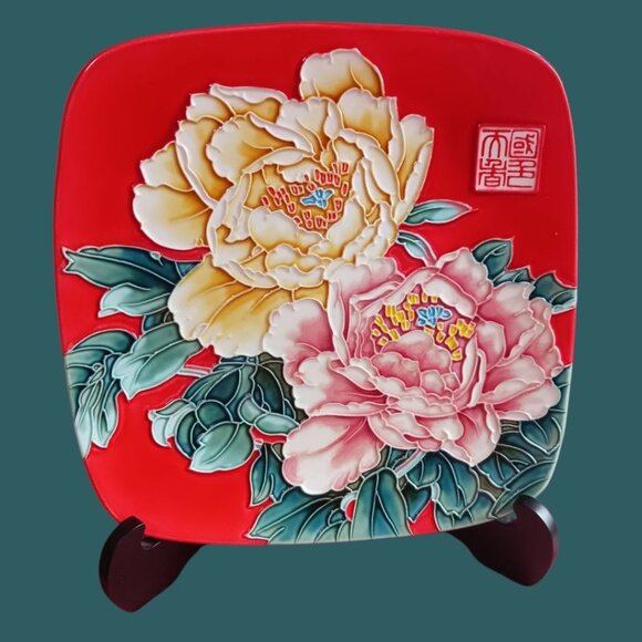 Decorative Plate With Floral Relief Design & Stand "10" Red Background - Picture 1 of 6